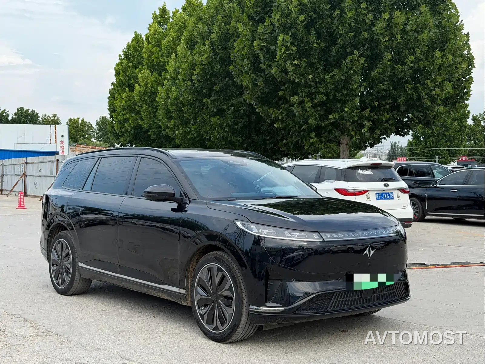 Dongfeng Yipai eπ008 2024 636Max Pure Electric 6-Seater — фото 3