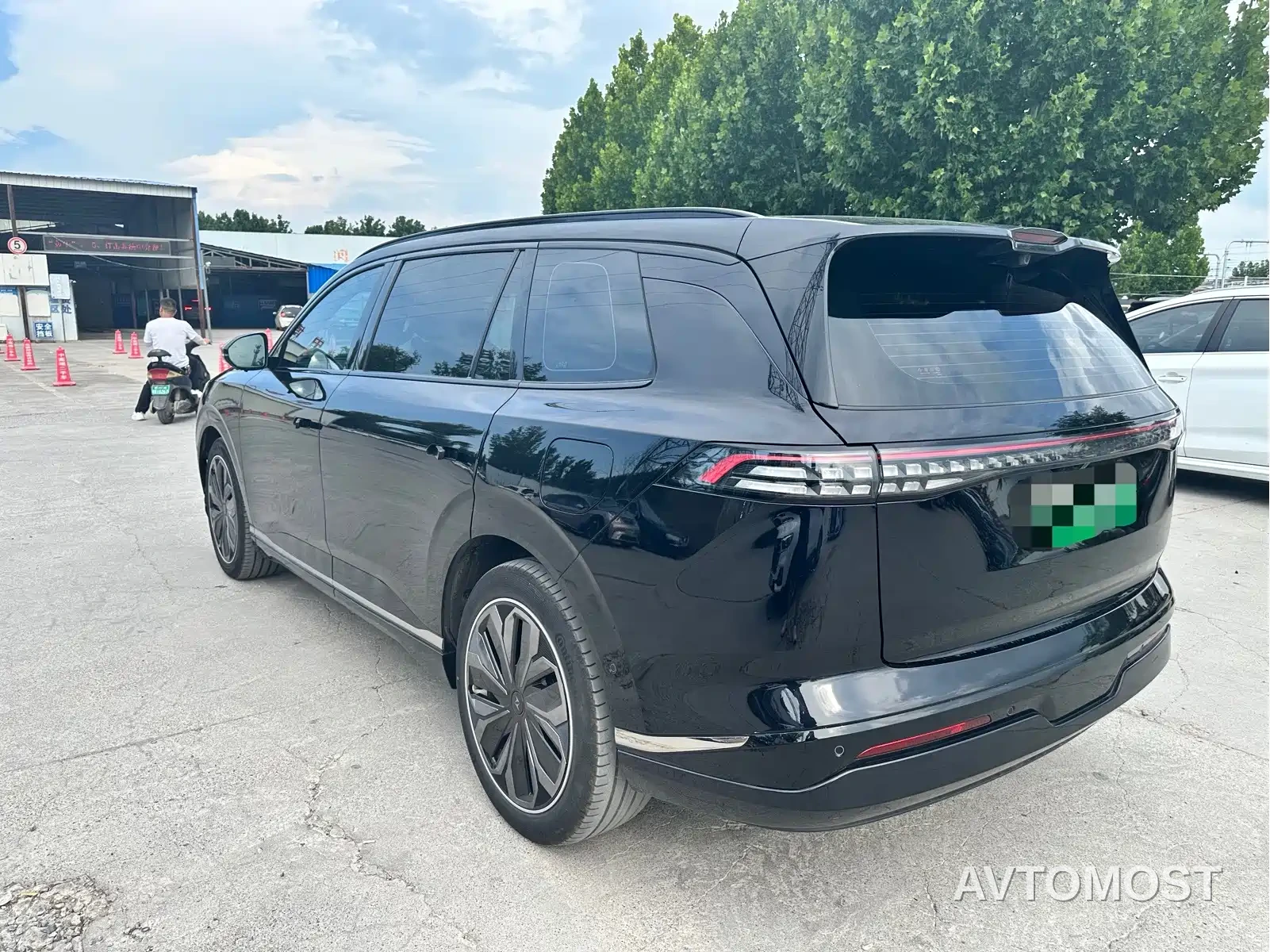 Dongfeng Yipai eπ008 2024 636Max Pure Electric 6-Seater — фото 8