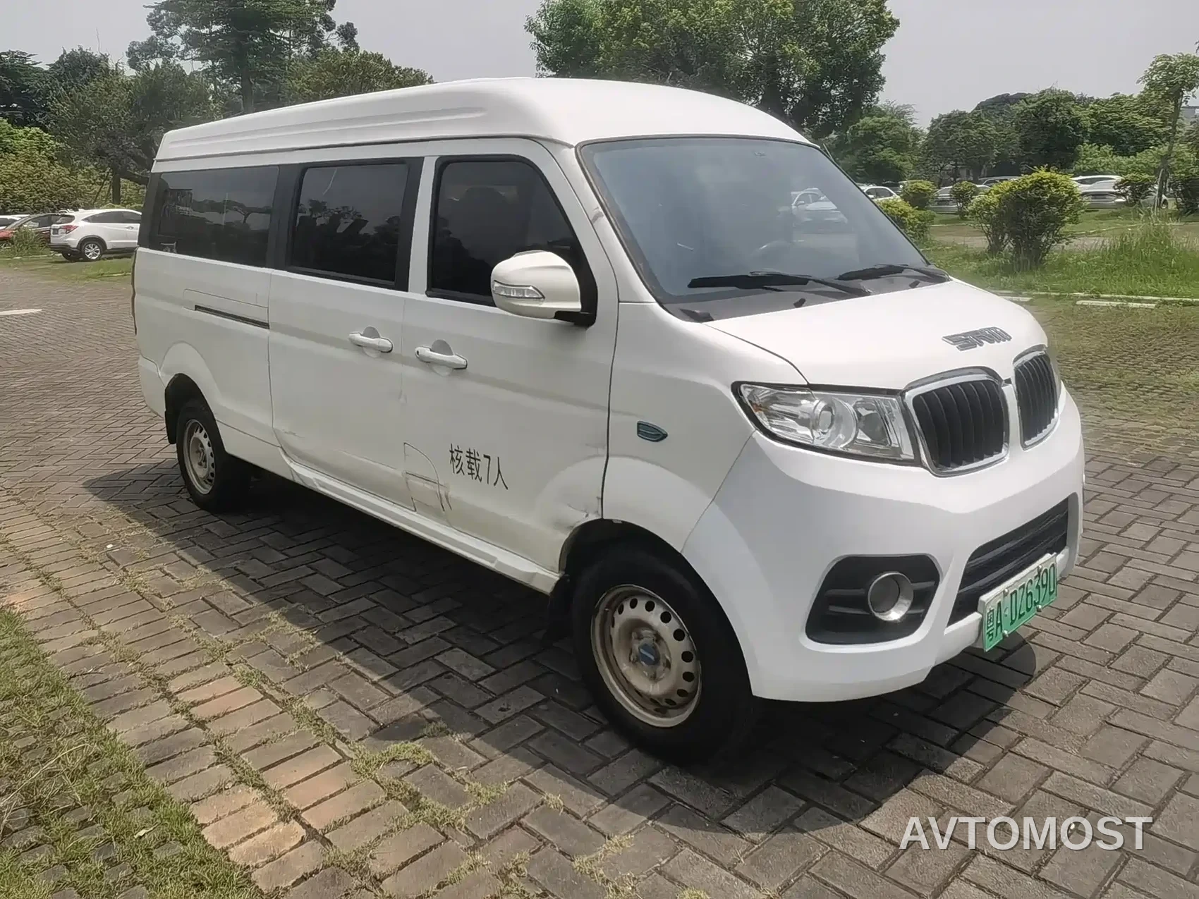 SRM Xinyuan New Energy Little Sea Lion EV 2021 Standard — фото 3