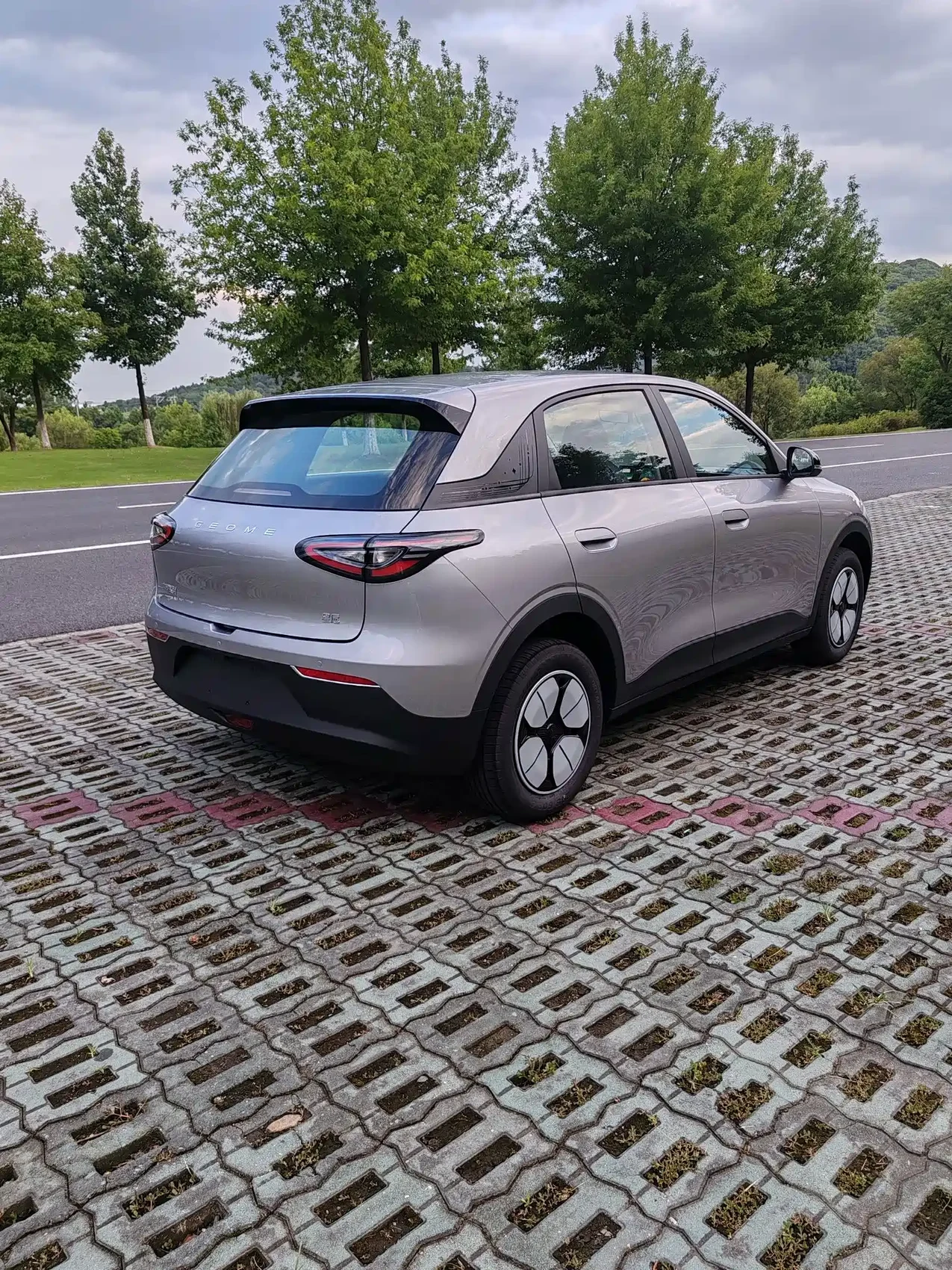 Geely Galaxy Starry Wish — фото 15