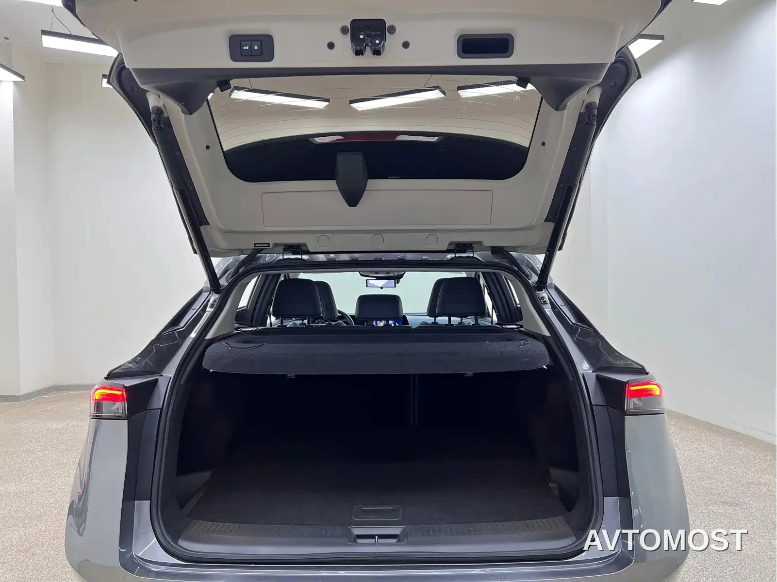 Nissan ARIYA 2022 4WD High Performance Top Edition — фото 29