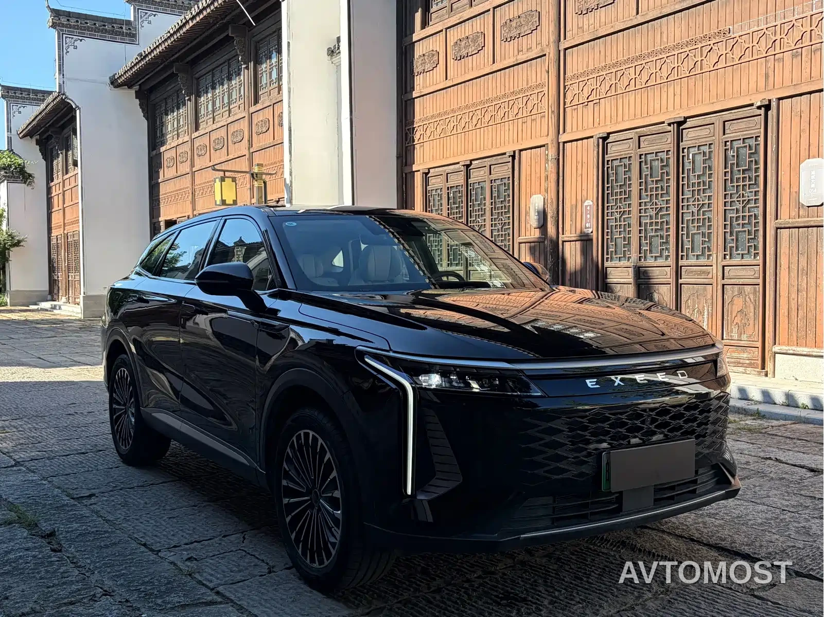 Exeed Yaoguang C-DM 2024 1.5T Extended Range Pro — фото 3