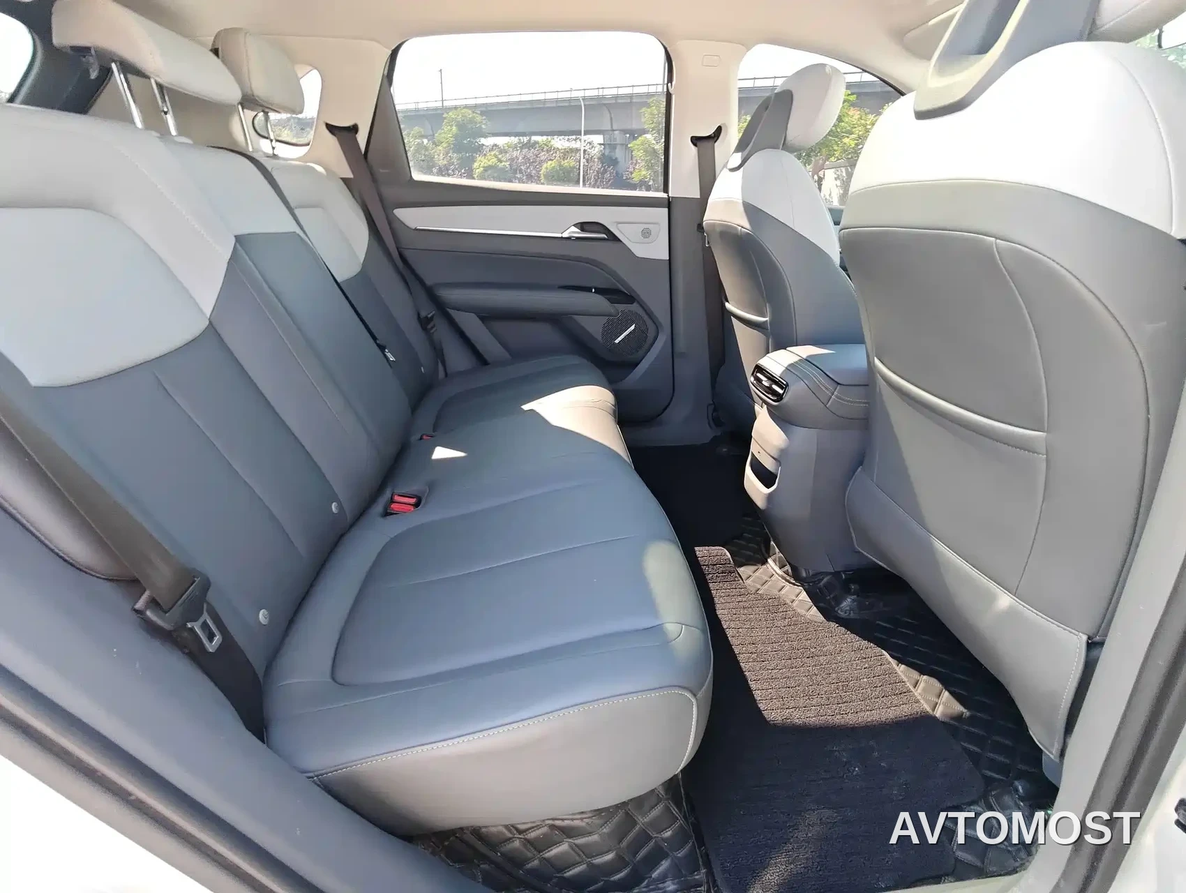 Besturn Yueyi 03 2025 Model 565km Enjoy Edition — фото 20