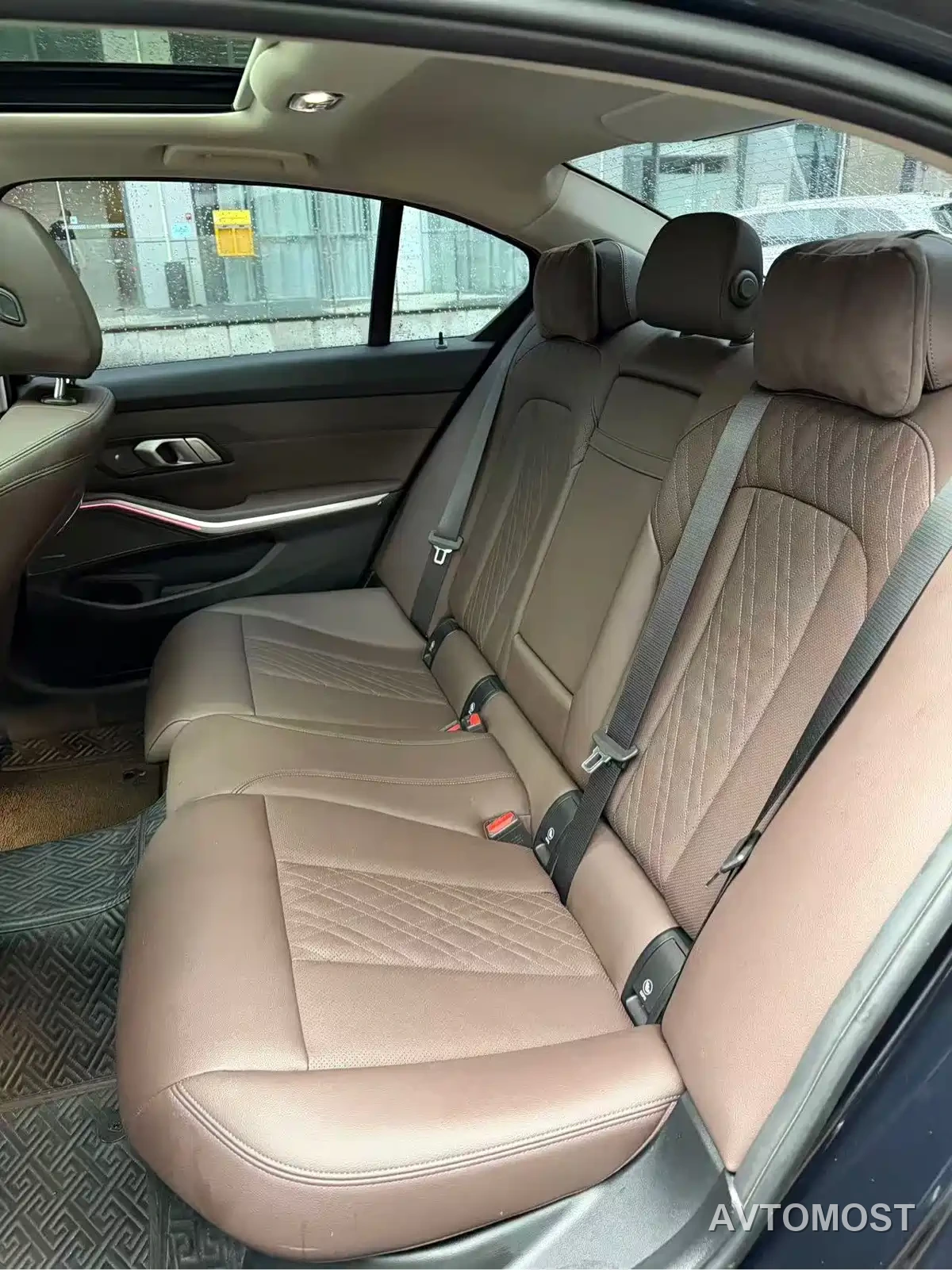 BMW 3 Series 2023 325Li M Sport Black Night Package — фото 6