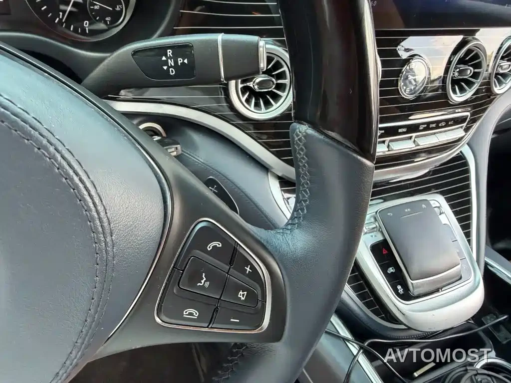 Mercedes-Benz Vito 2023 2.0T Elite 7-Seater — фото 10