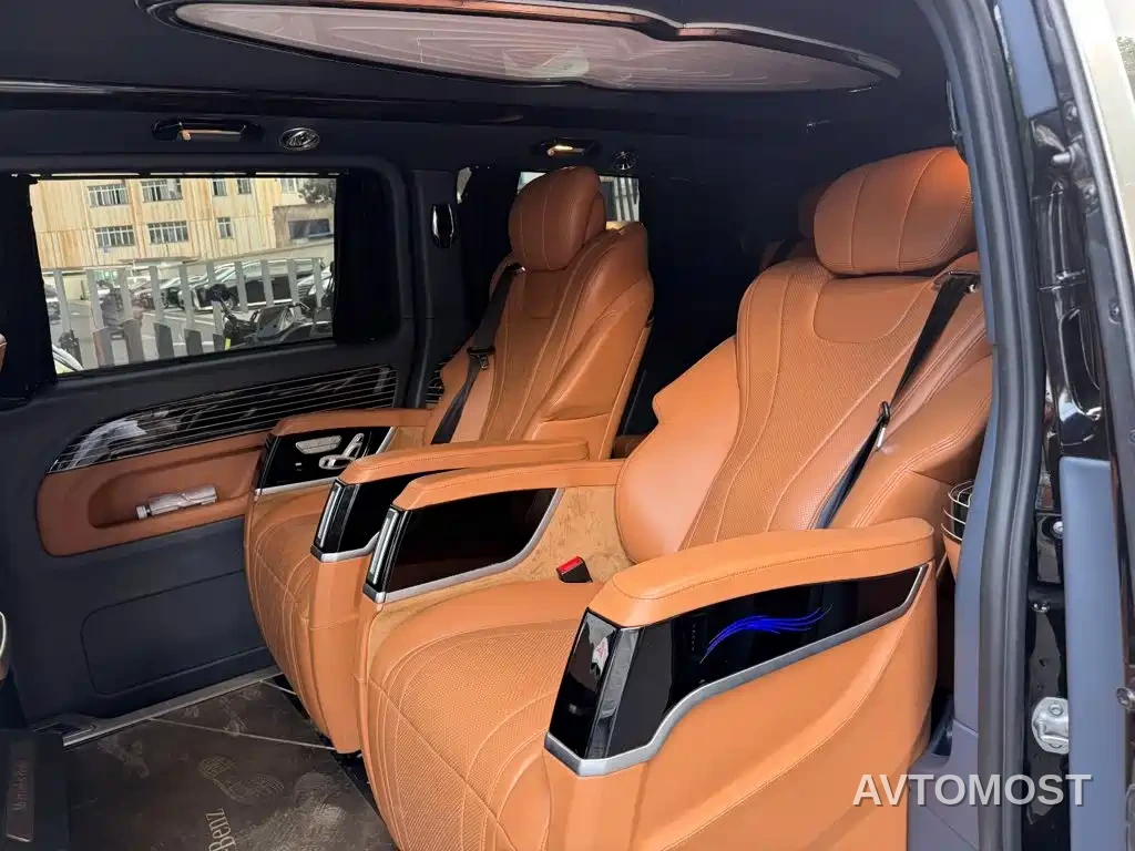 Mercedes-Benz Vito 2023 2.0T Elite 7-Seater — фото 12