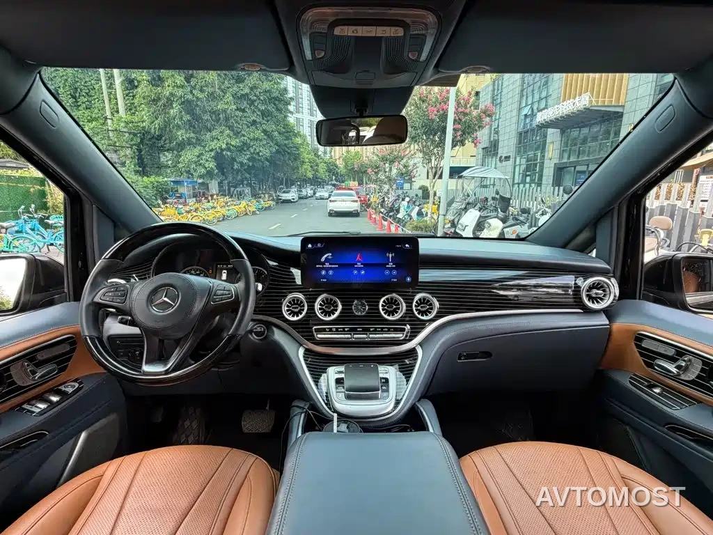 Mercedes-Benz Vito 2023 2.0T Elite 7-Seater — фото 13