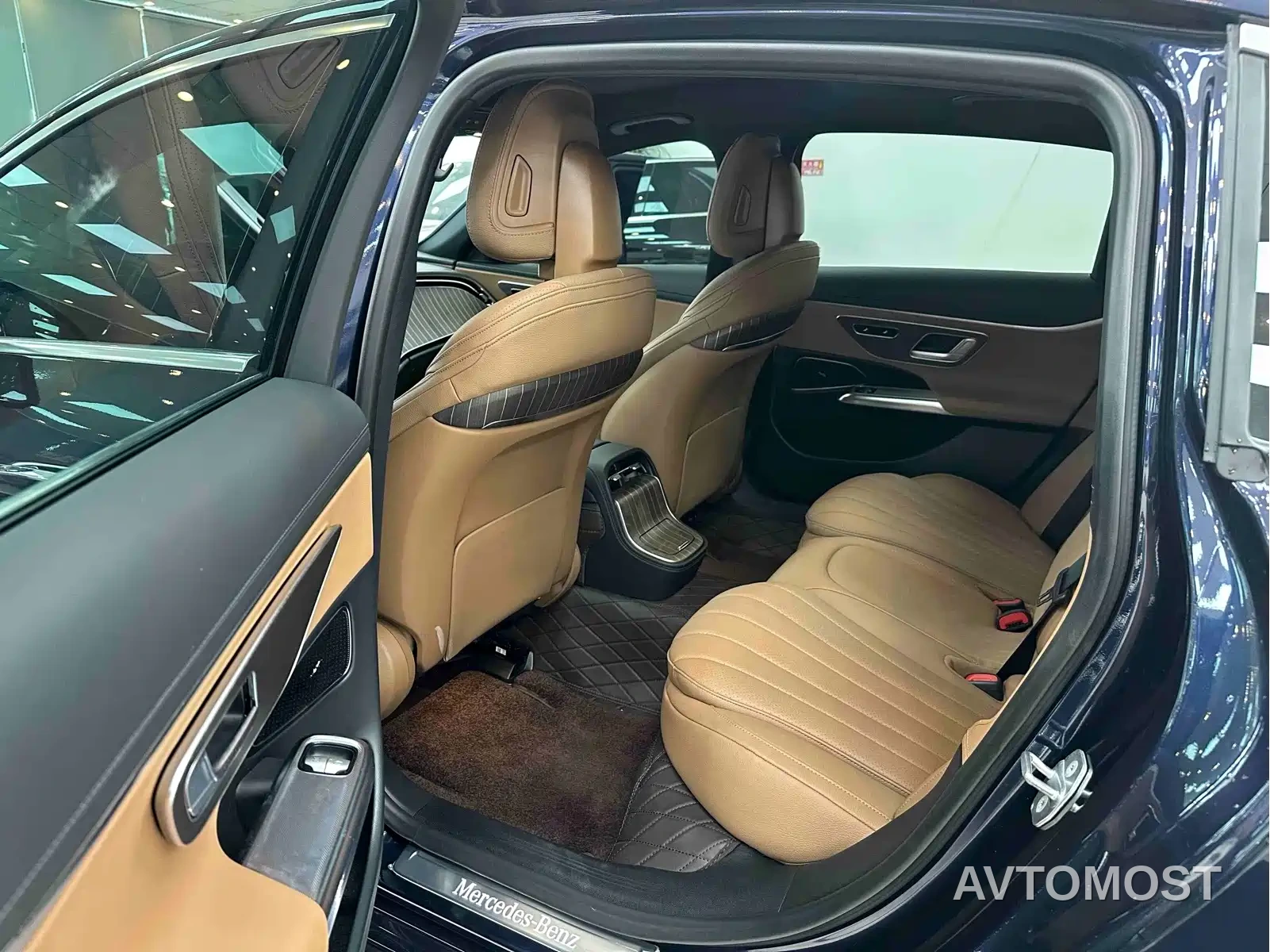 Mercedes-Benz E-Class 2024 E 300 L Fashion — фото 9