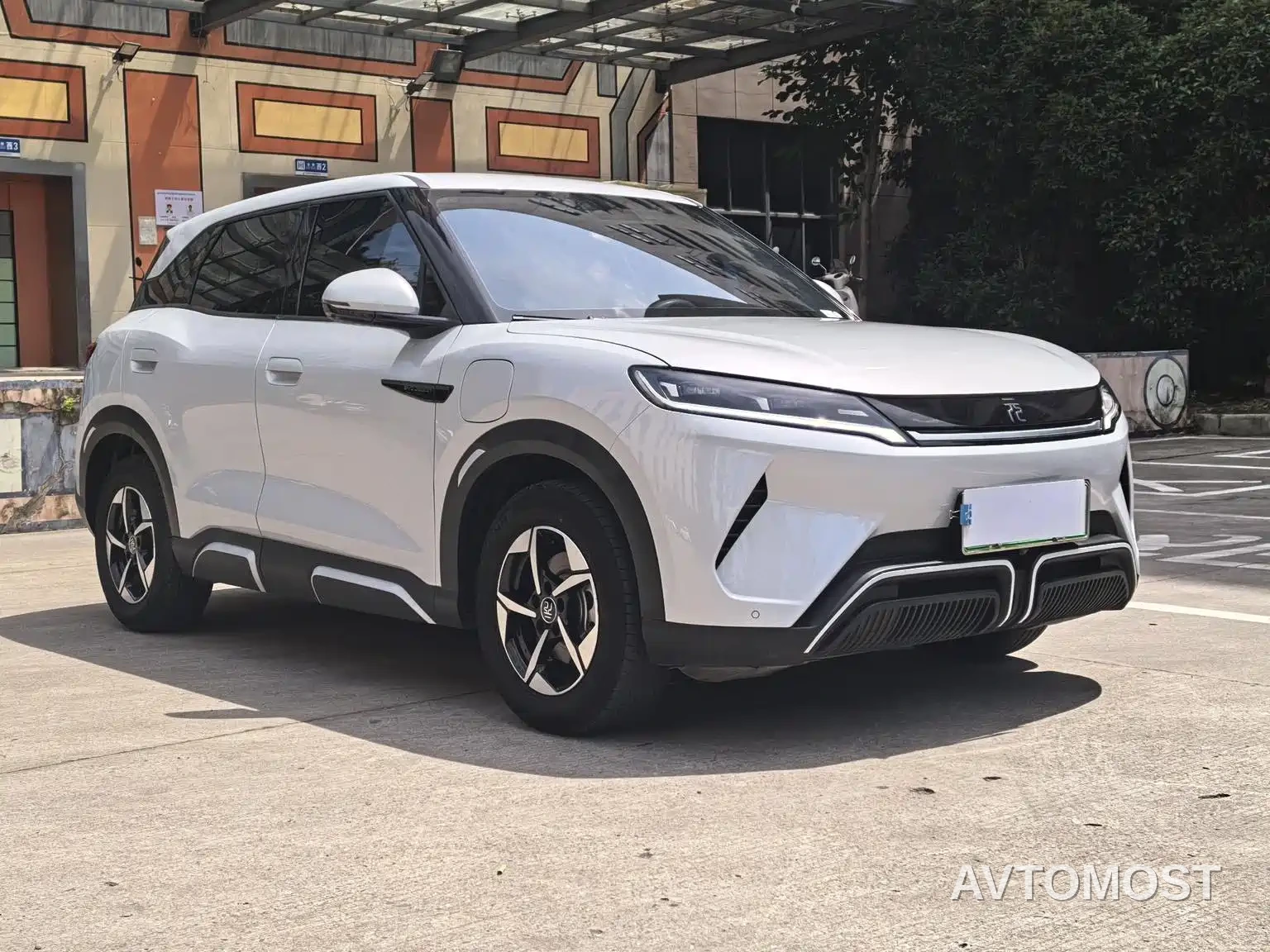 BYD Yuan UP 2024 401KM Leading Edition — фото 3