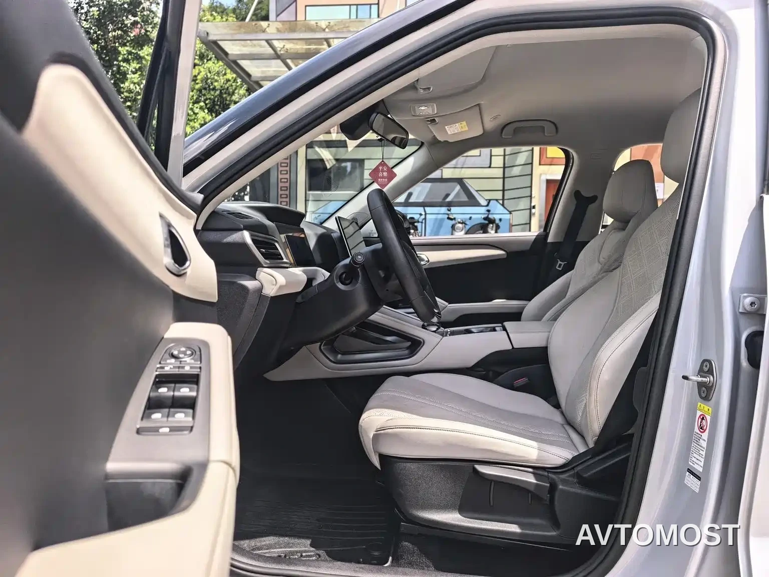 BYD Yuan UP 2024 401KM Leading Edition — фото 4