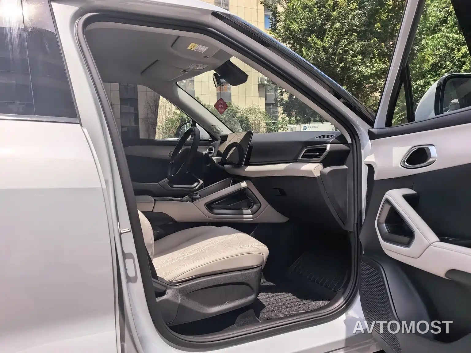 BYD Yuan UP 2024 401KM Leading Edition — фото 10
