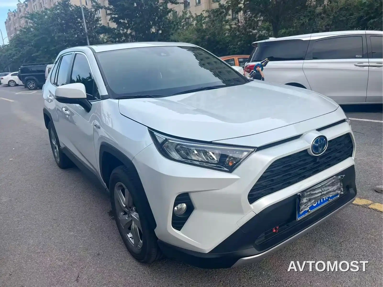 Toyota RAV4 Rongfang Dual Engine E+ 2021 2.5L 2WD Elite Pro — фото 3