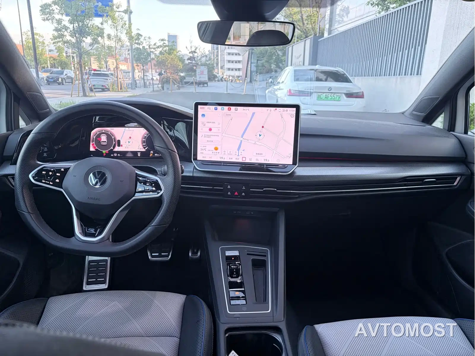 Volkswagen Golf 2025 Facelift 300TSI R-Line — фото 8