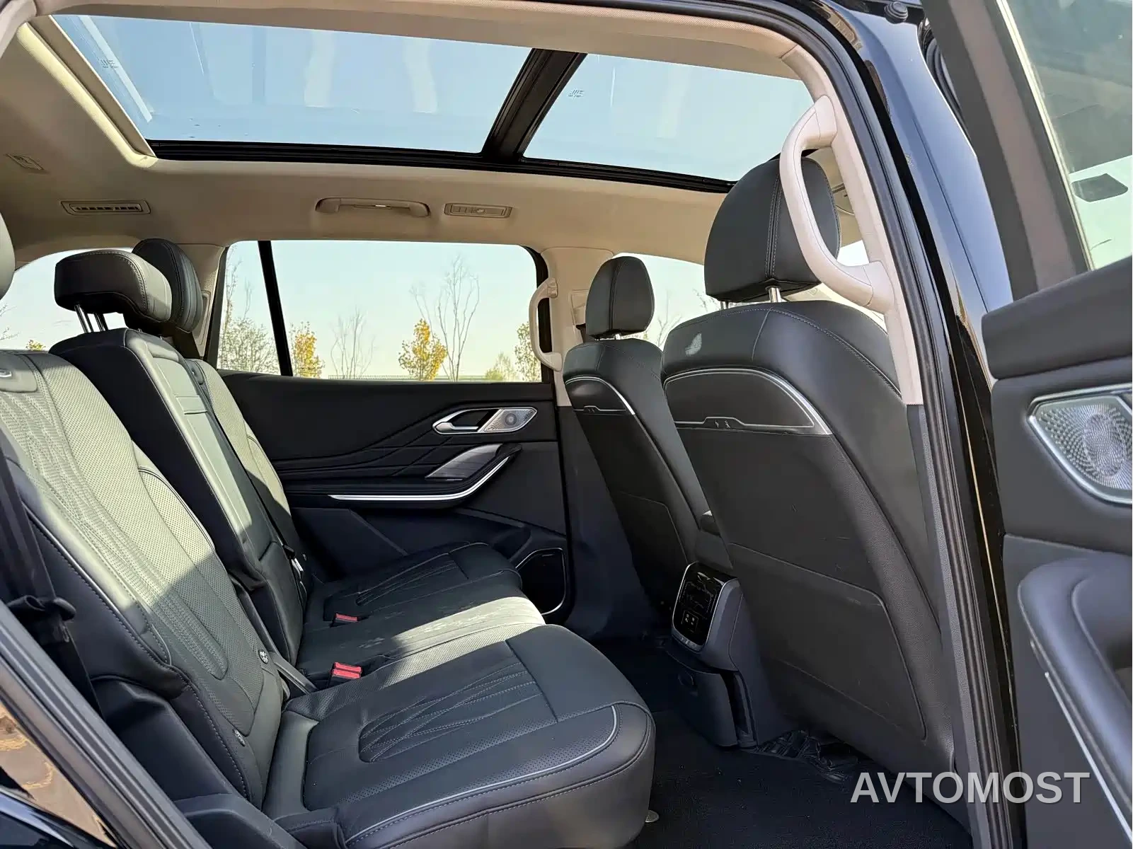 Hongqi HS7 PHEV 2024 2.0T PHEV AWD Qichang Edition 7-seater — фото 19