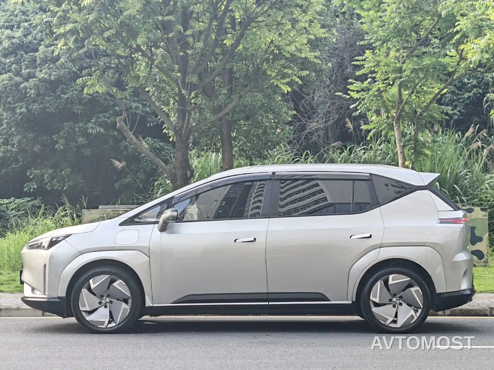 Hycan Z03 2022 Model 620km Trendy Smart Edition 160kW 76.8kWh — фото 4