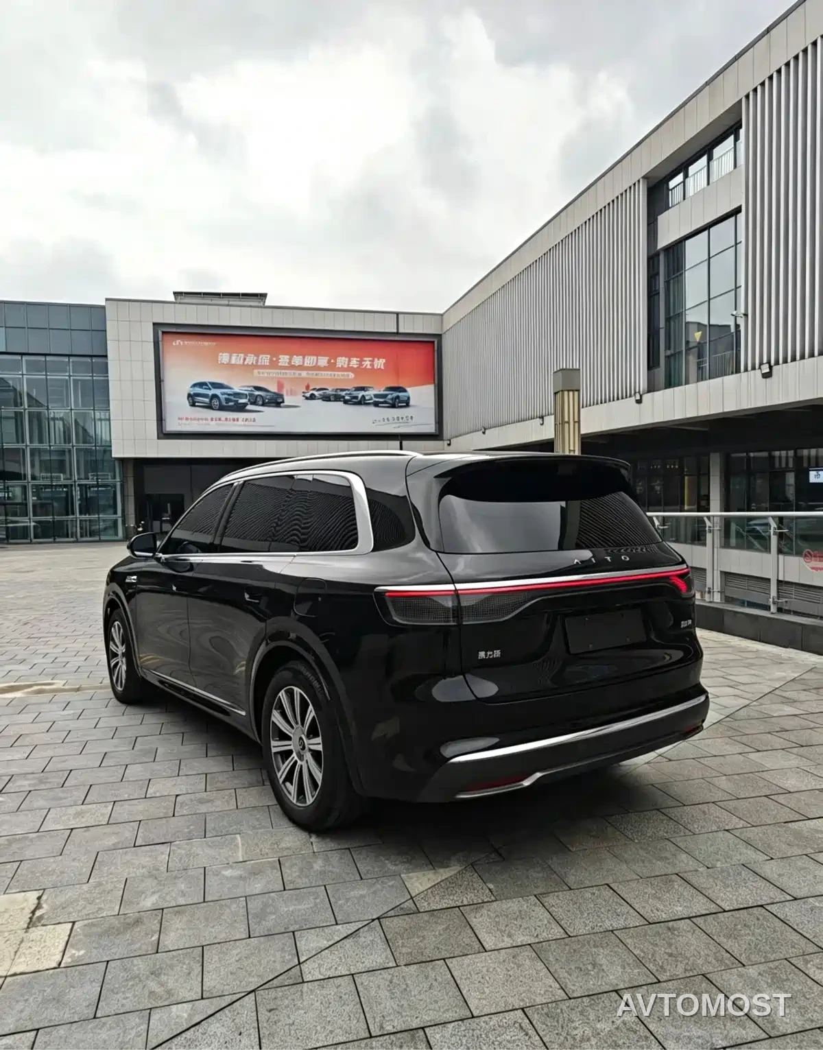 AITO M8 2025 Range Extender Max+ Edition 53.4kWh 5-seater — фото 3