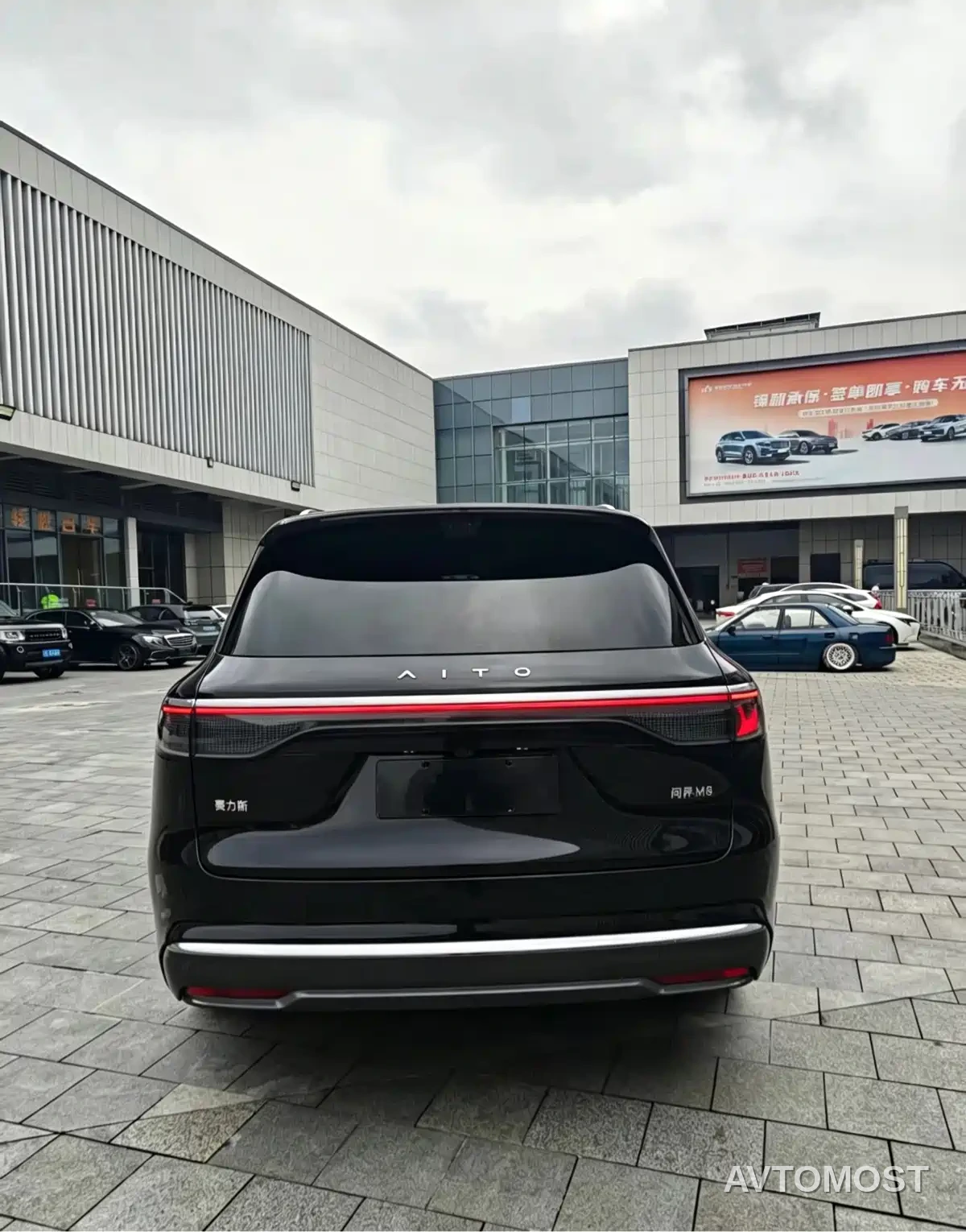 AITO M8 2025 Range Extender Max+ Edition 53.4kWh 5-seater — фото 4