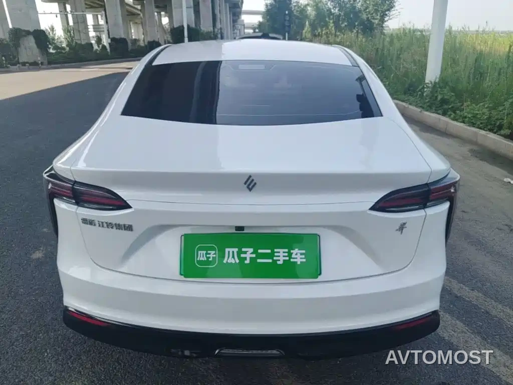 JMCG New Energy Yi 2023 Standard Range Industry Edition — фото 4