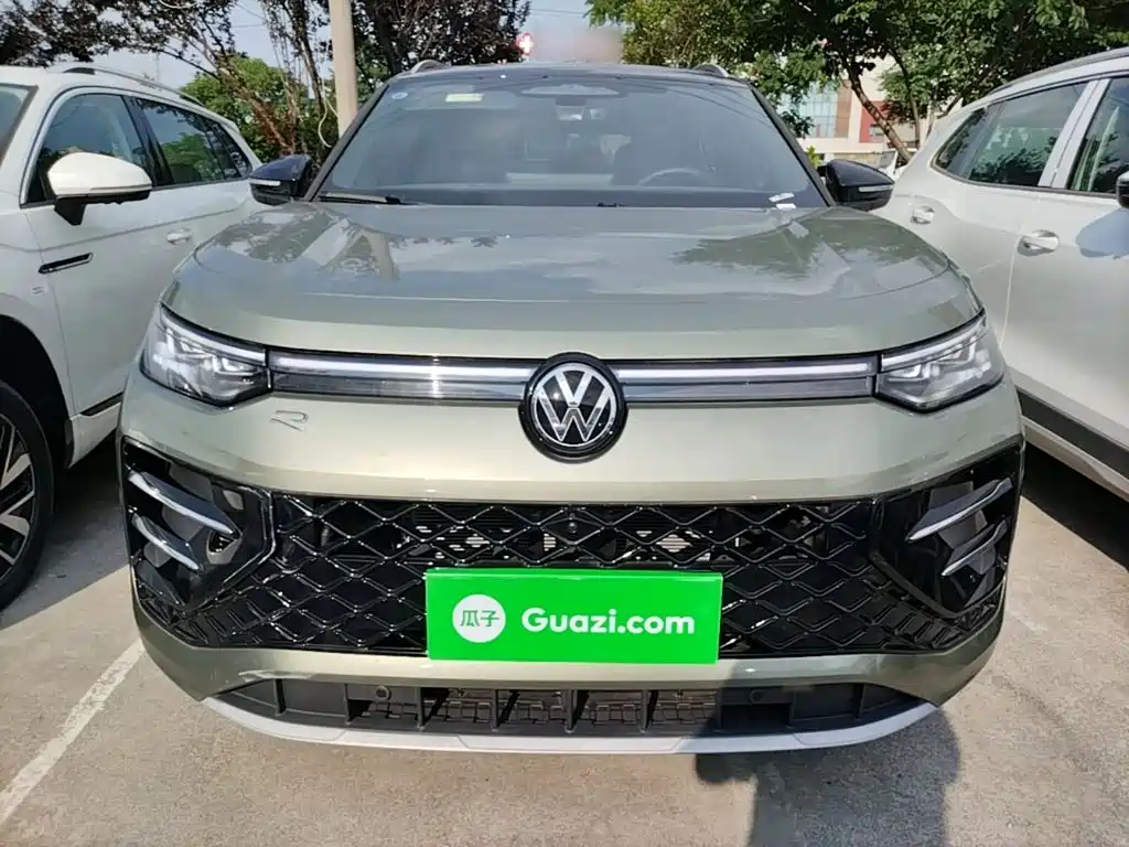Volkswagen Tayron 2025 Tayron L 380TSI 4WD Luxury — фото 3