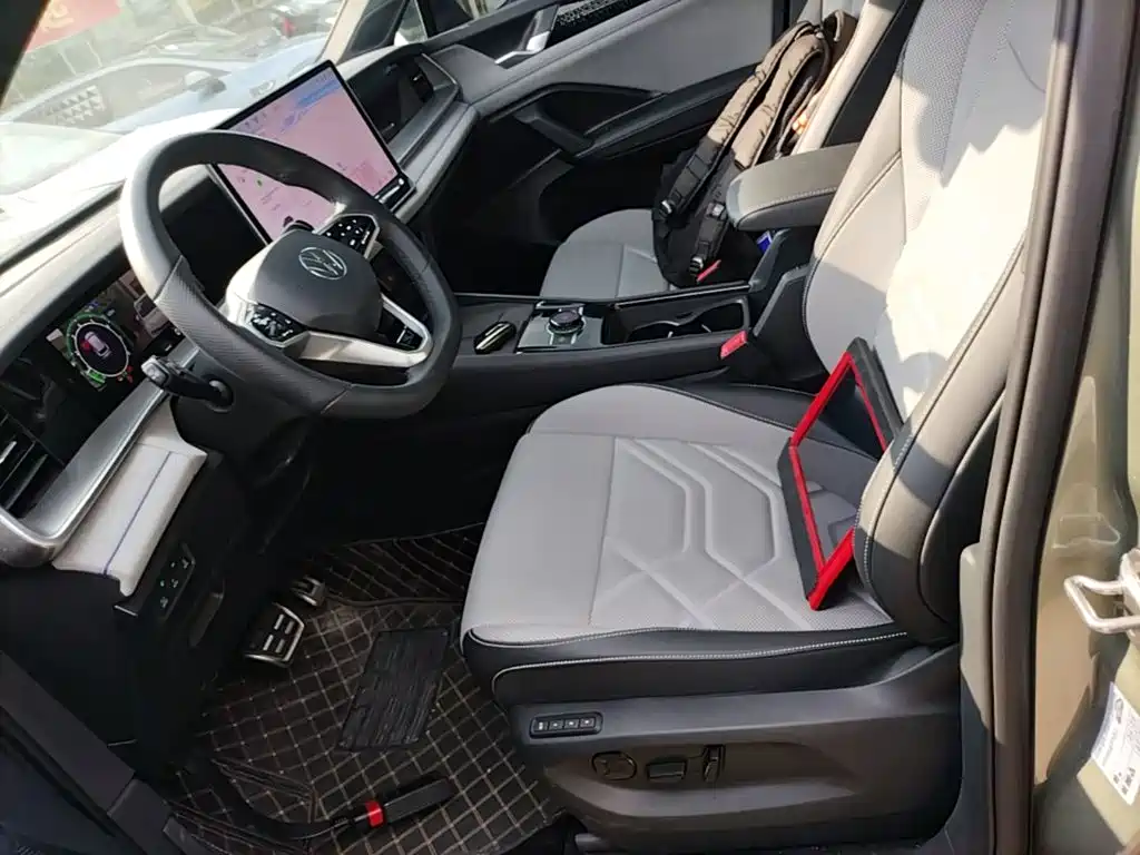 Volkswagen Tayron 2025 Tayron L 380TSI 4WD Luxury — фото 15