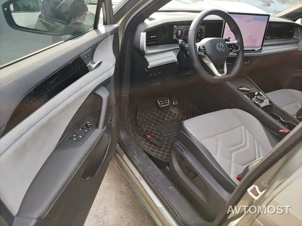 Volkswagen Tayron 2025 Tayron L 380TSI 4WD Luxury — фото 16