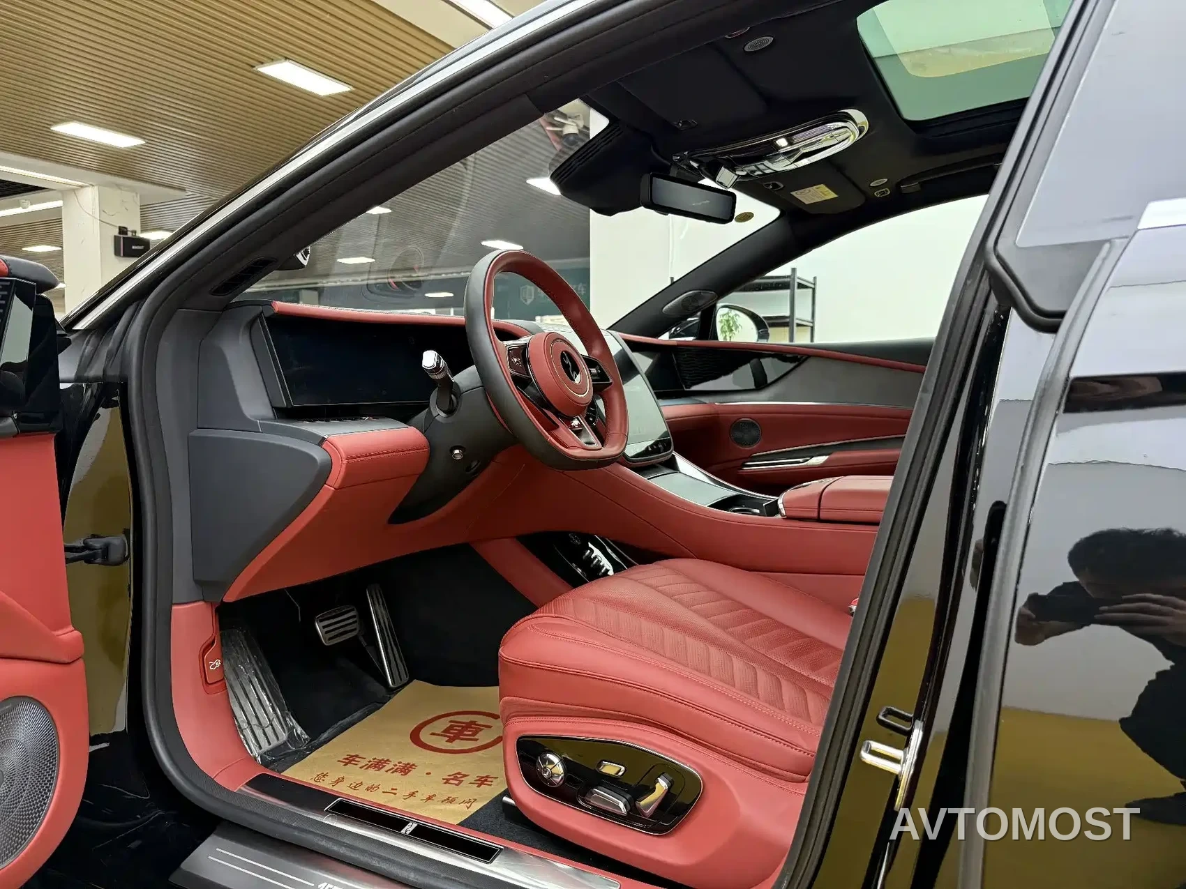 Yangwang U7 2025 Model PHEV 5-Seat Luxury — фото 3