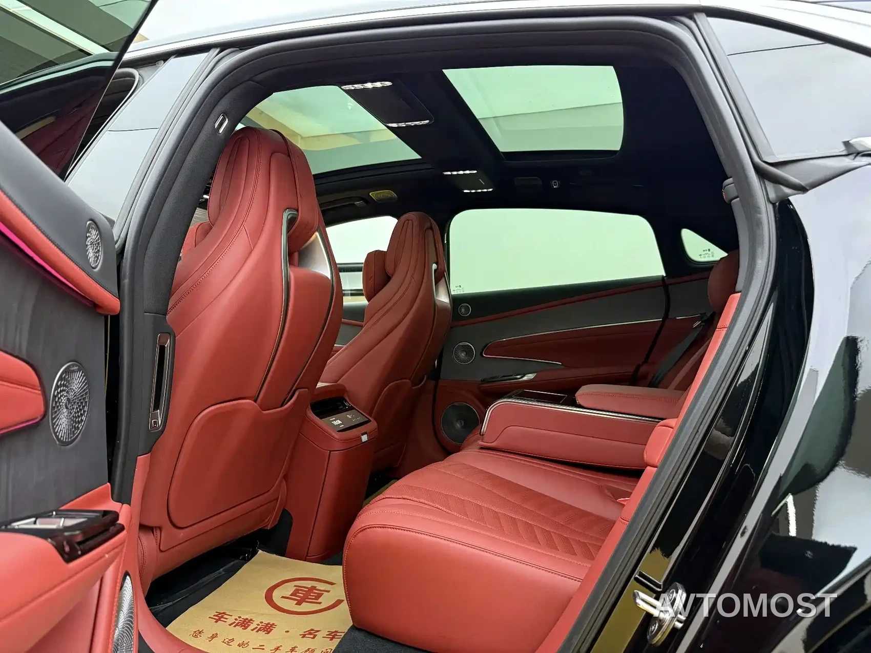 Yangwang U7 2025 Model PHEV 5-Seat Luxury — фото 5