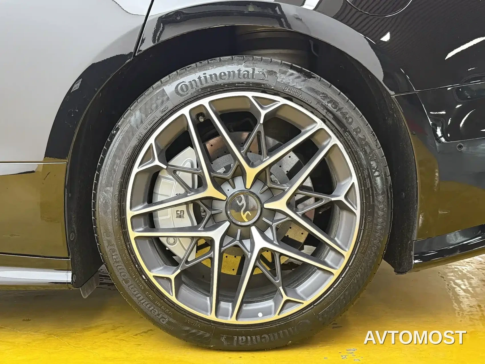 Yangwang U7 2025 Model PHEV 5-Seat Luxury — фото 11