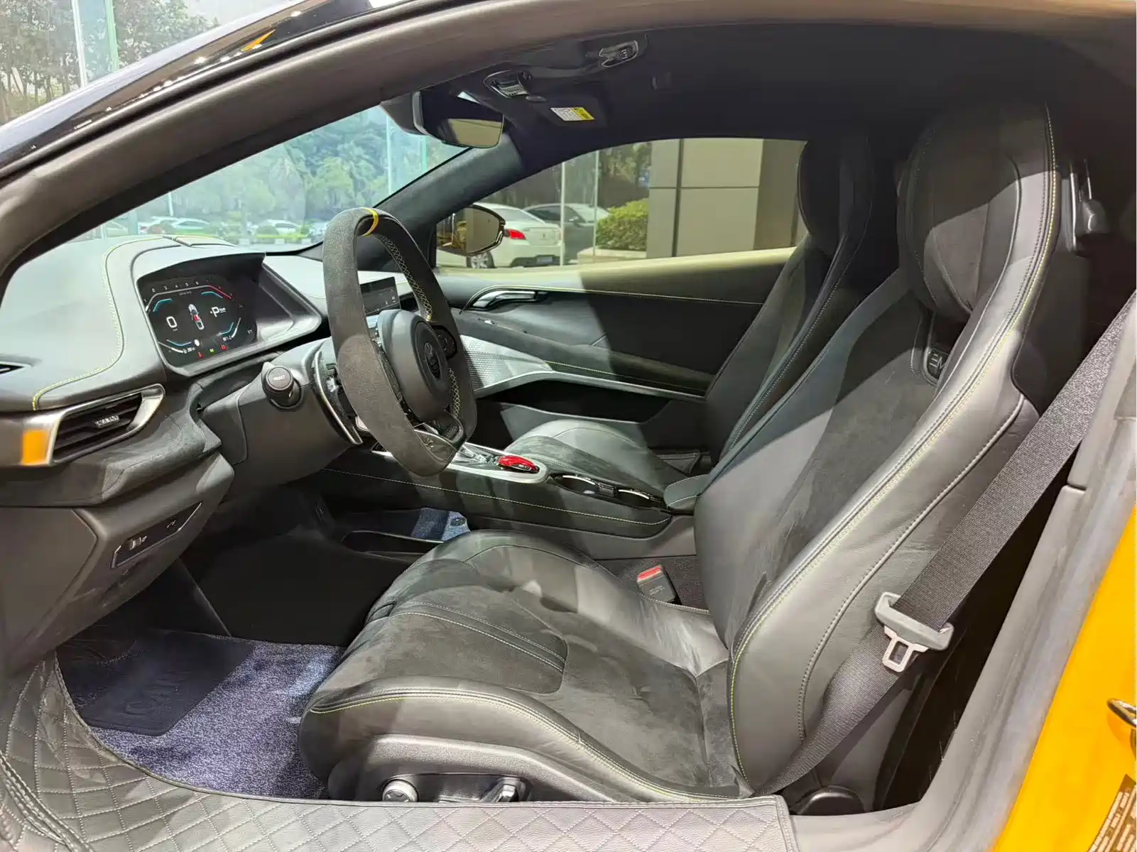 Lotus Cars EMIRA 2021 2.0T DCT First Edition — фото 5