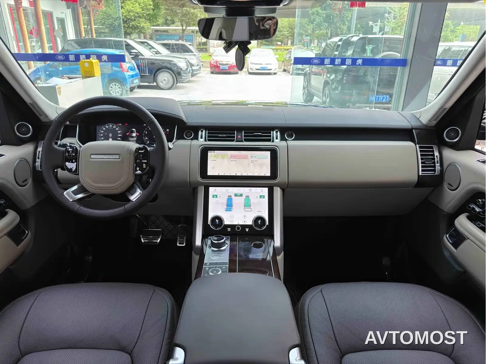 Land Rover Range Rover 2022 3.0 L6 400PS Heritage Extended Classic Edition — фото 5