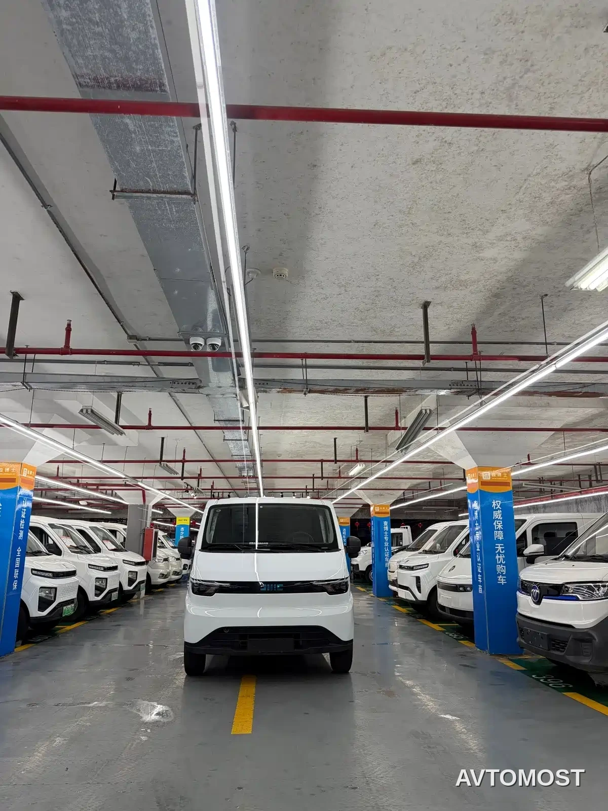Jiangling E-Fushun 2025 Model Blind Window Version 50.38kWh Medium Wheelbase Low Roof 3.0T — фото 2