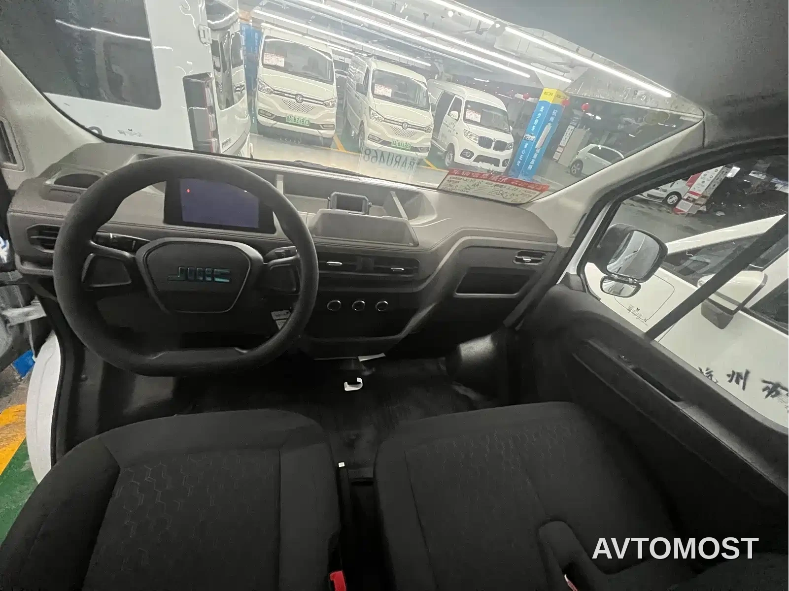 Jiangling E-Fushun 2025 Model Blind Window Version 50.38kWh Medium Wheelbase Low Roof 3.0T — фото 12