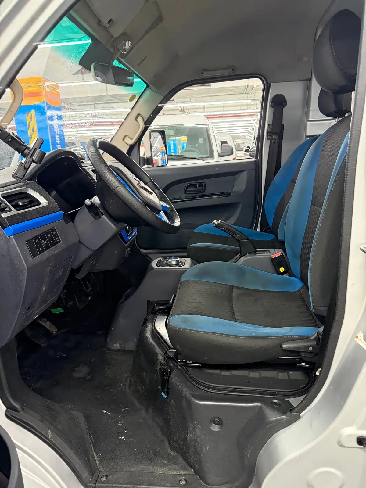 SRM Xinyuan T5L EV 2024 Model Urban Version 3.8m Flatbed Truck Standard 55.7kWh — фото 5