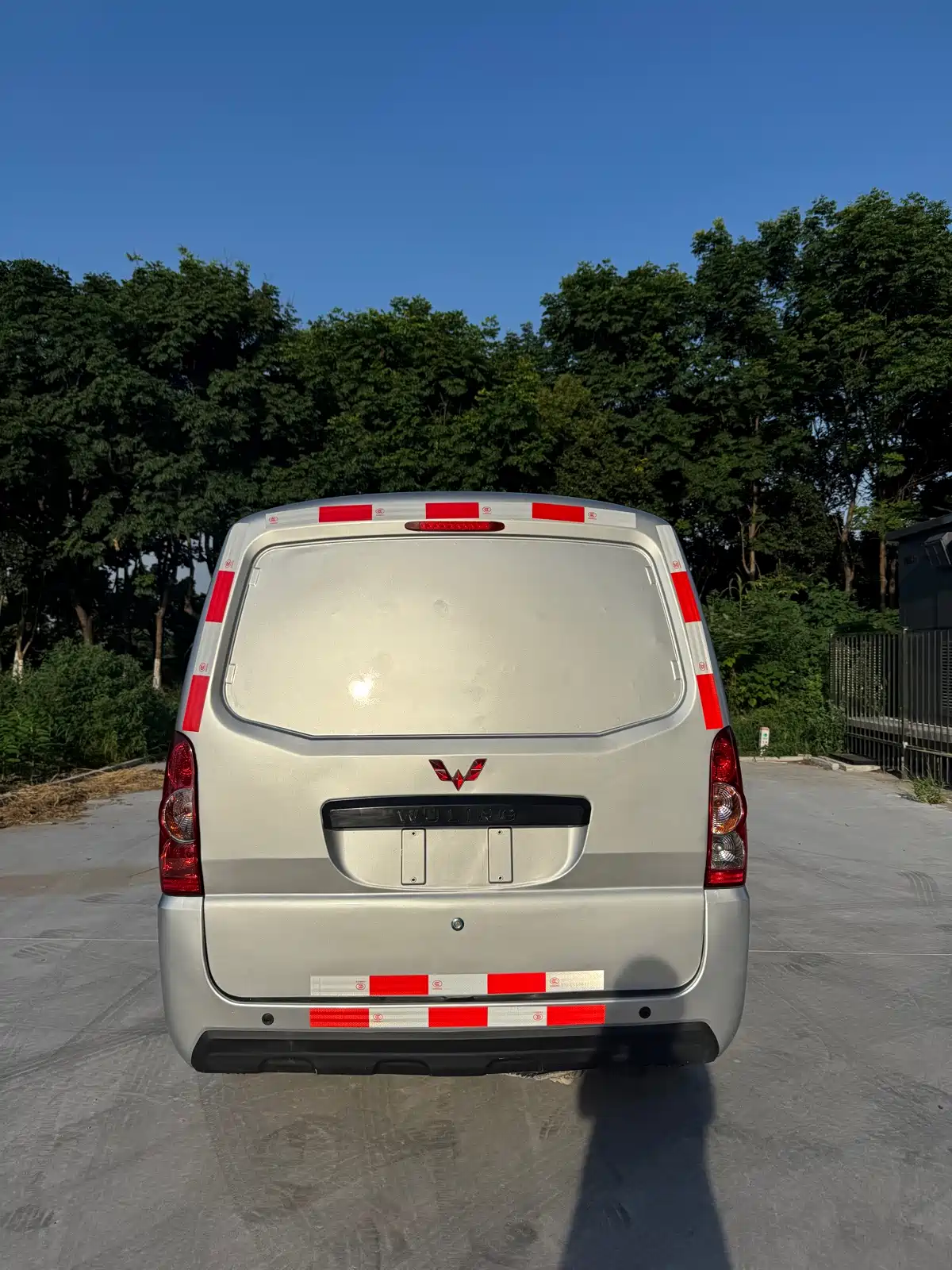 Wuling EV50 2021 Van Logistics Vehicle with Lishen 41.6kWh Tongyu Electronic Control — фото 5