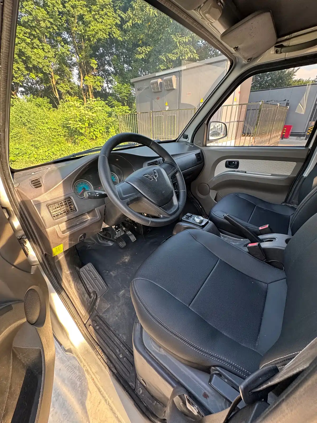 Wuling EV50 2021 Van Logistics Vehicle with Lishen 41.6kWh Tongyu Electronic Control — фото 6