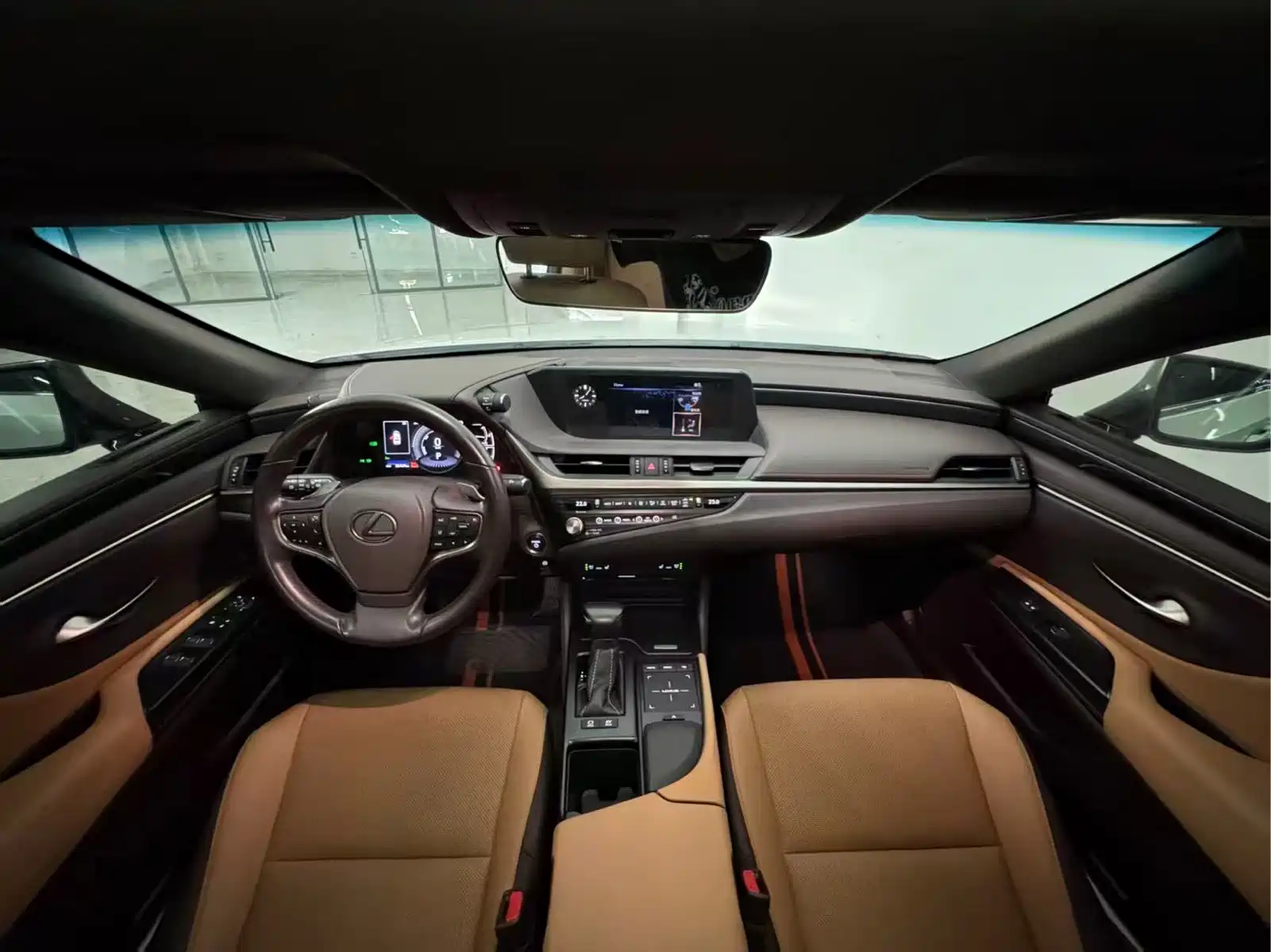 Lexus ES 2021 300h Luxury Edition — фото 3