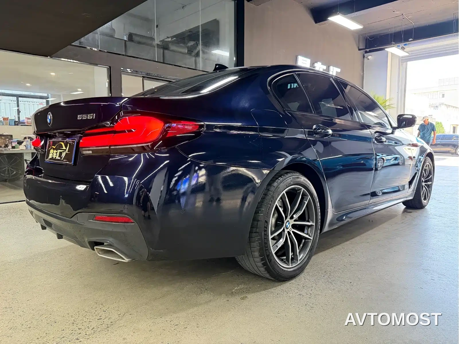 BMW 5 Series (Import) 2022 Facelift 525i M Sport Package — фото 13