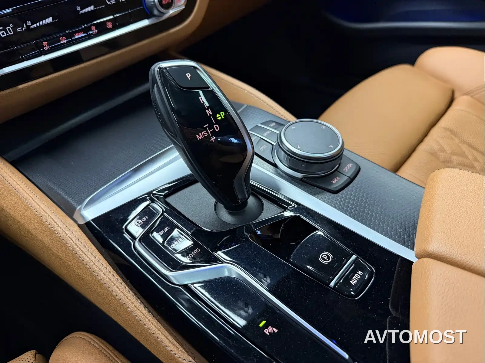 BMW 5 Series (Import) 2022 Facelift 525i M Sport Package — фото 17