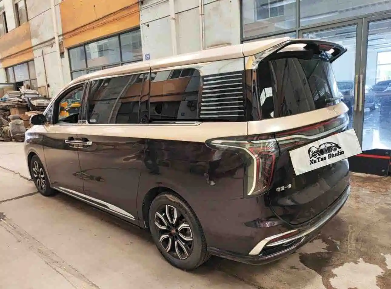 Hongqi HQ9 2023 2.0T Smart Connect Flagship — фото 9