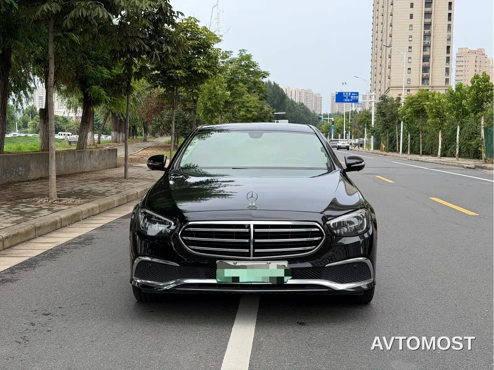 Mercedes-Benz E-Class New Energy 2022 Facelift II E 350 e L Plug-in Hybrid Sedan — фото 2
