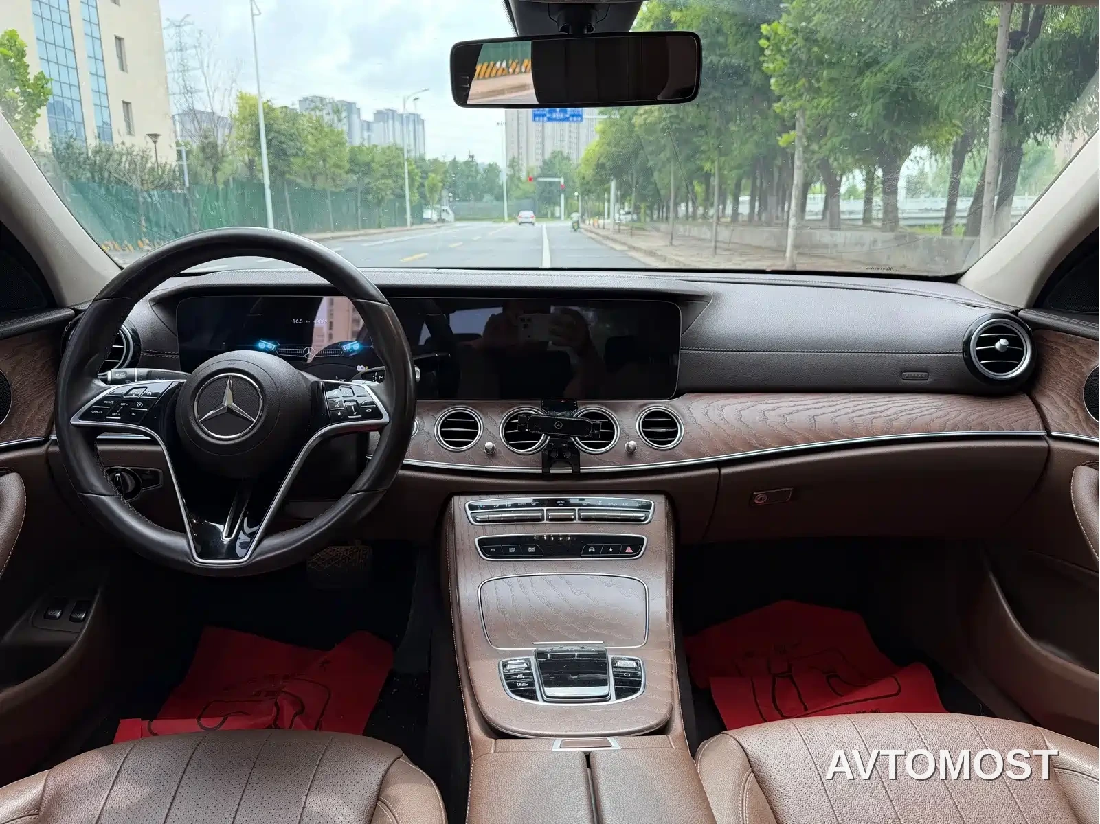 Mercedes-Benz E-Class New Energy 2022 Facelift II E 350 e L Plug-in Hybrid Sedan — фото 5