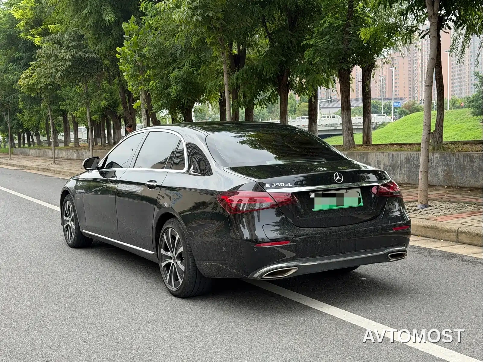 Mercedes-Benz E-Class New Energy 2022 Facelift II E 350 e L Plug-in Hybrid Sedan — фото 7