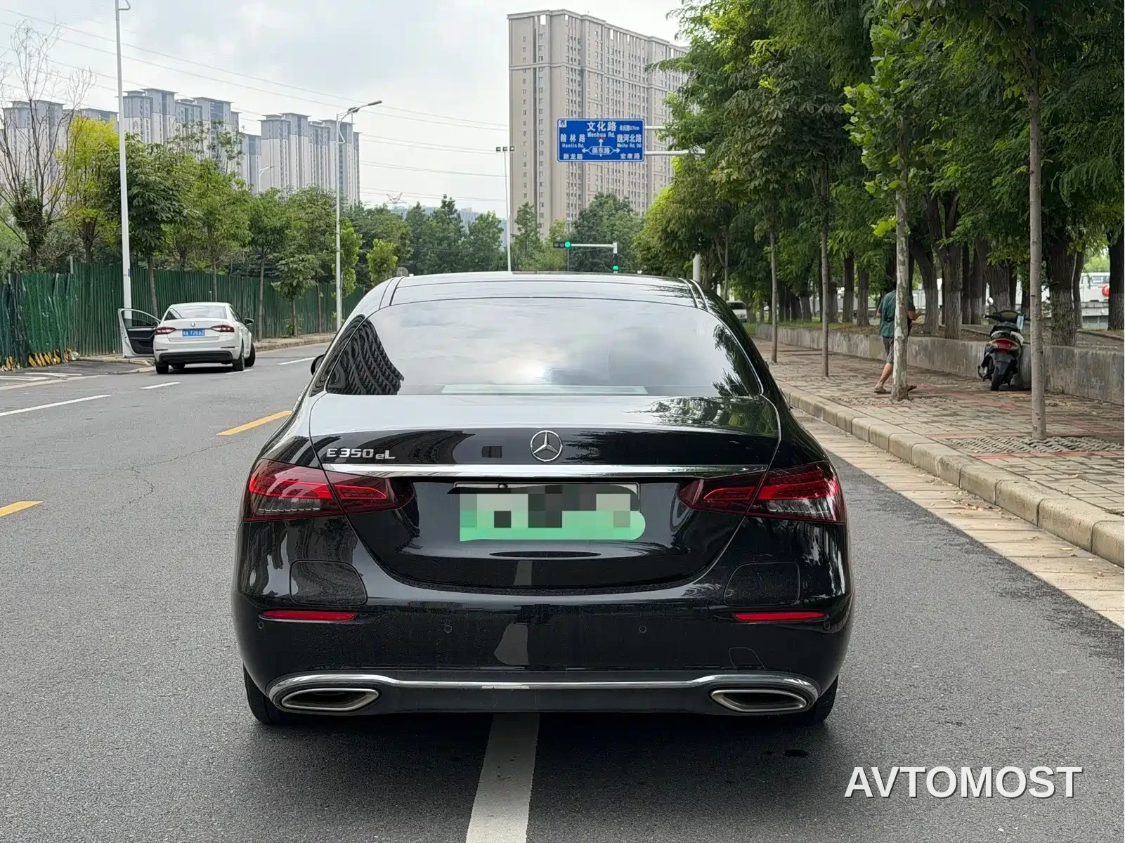 Mercedes-Benz E-Class New Energy 2022 Facelift II E 350 e L Plug-in Hybrid Sedan — фото 8