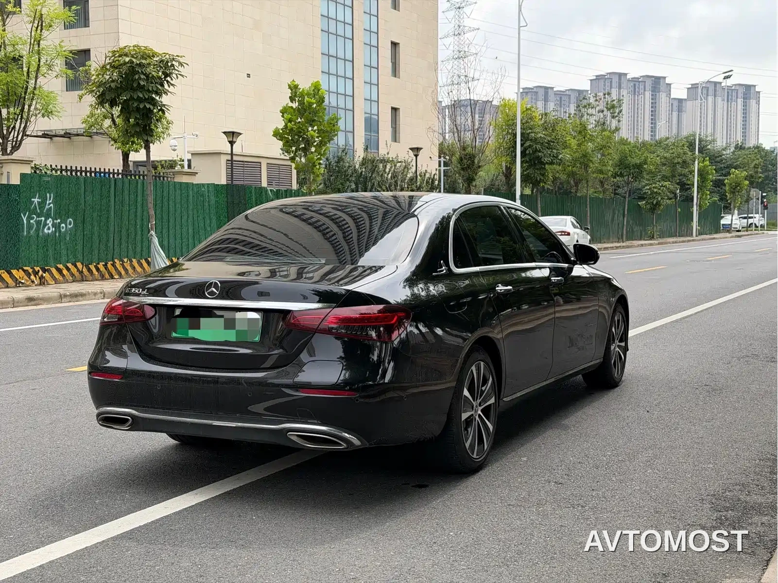 Mercedes-Benz E-Class New Energy 2022 Facelift II E 350 e L Plug-in Hybrid Sedan — фото 9