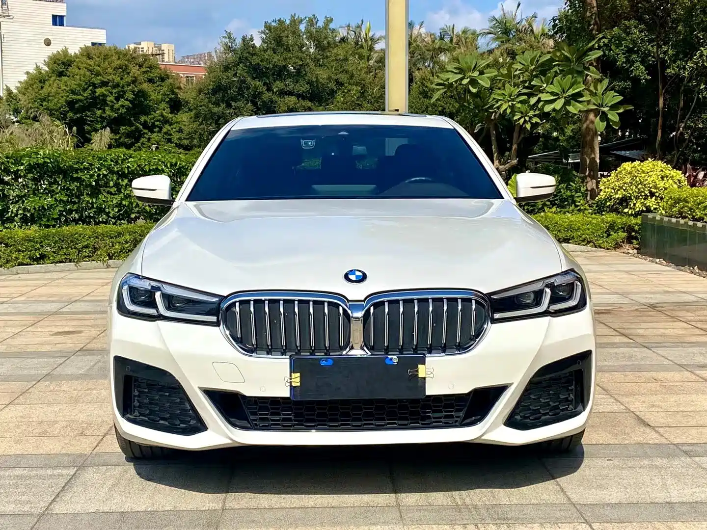 BMW 5 Series 2022 Facelift 530Li Leading M Sport Package — фото 2