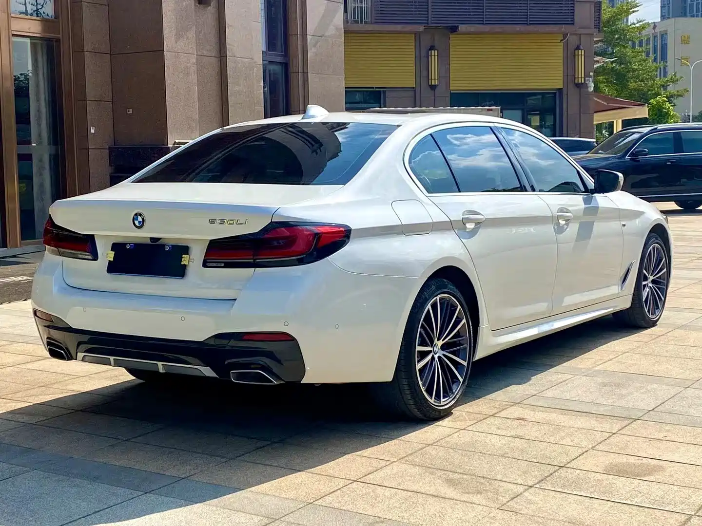 BMW 5 Series 2022 Facelift 530Li Leading M Sport Package — фото 4