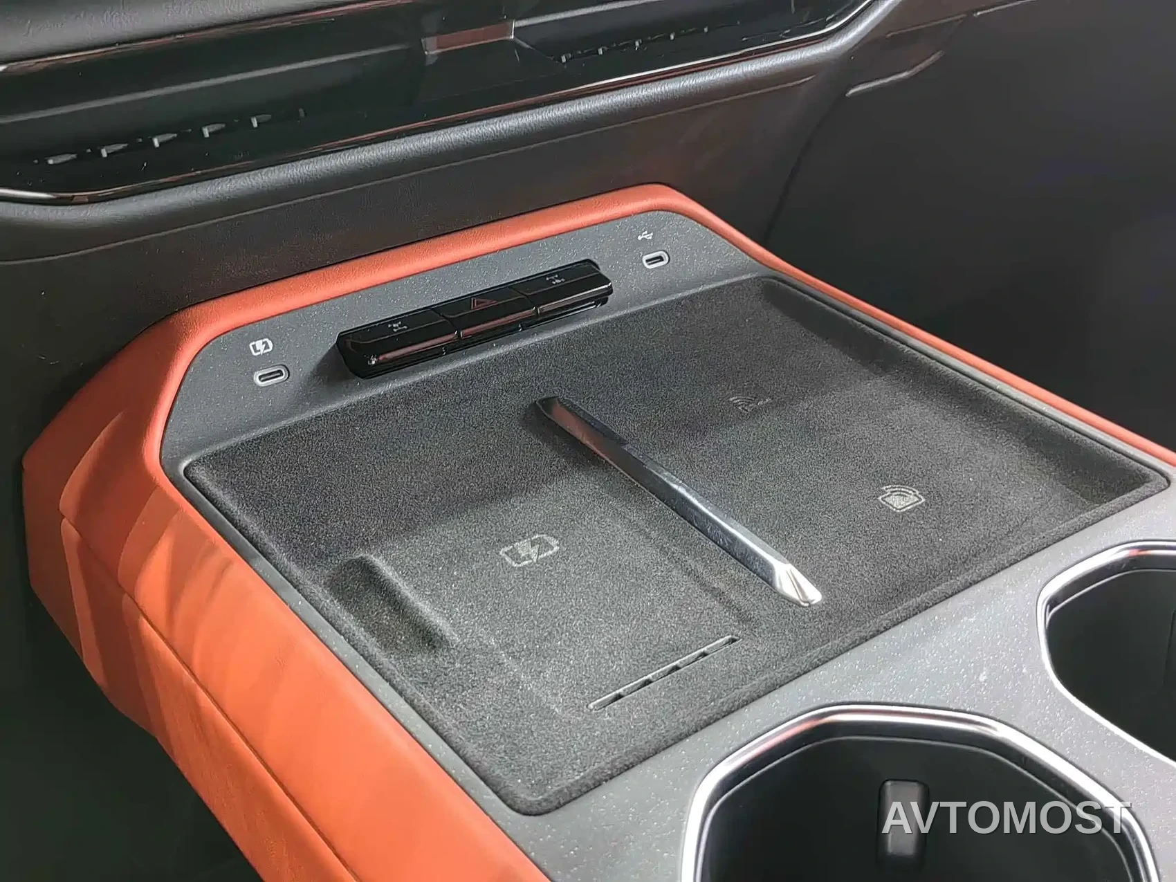 Ford Mustang NEV 2025 Plug-in Range Extender Hybrid — фото 9