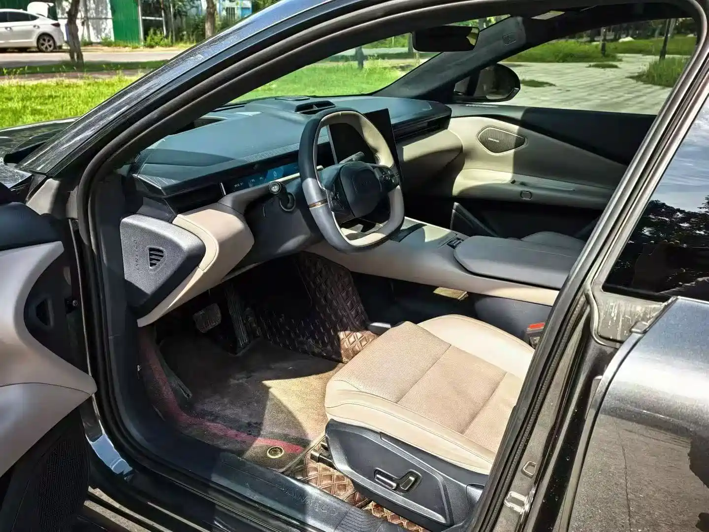 Lynk & Co Z10 2025 Model 95kWh 806km RWD Smart Drive Max — фото 4