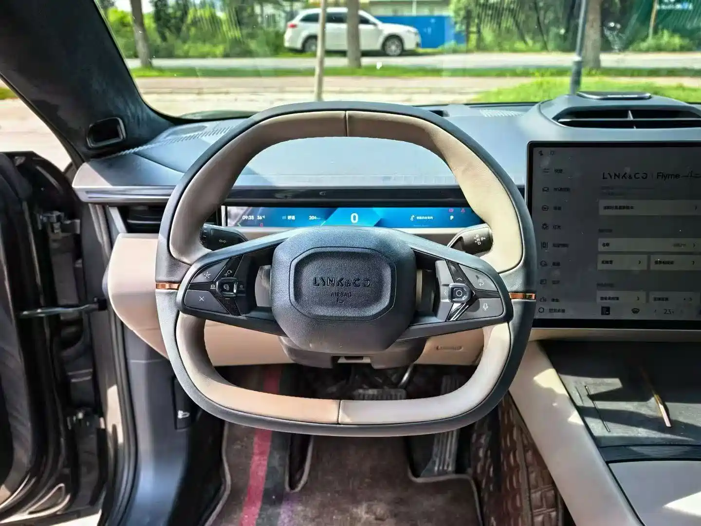 Lynk & Co Z10 2025 Model 95kWh 806km RWD Smart Drive Max — фото 7