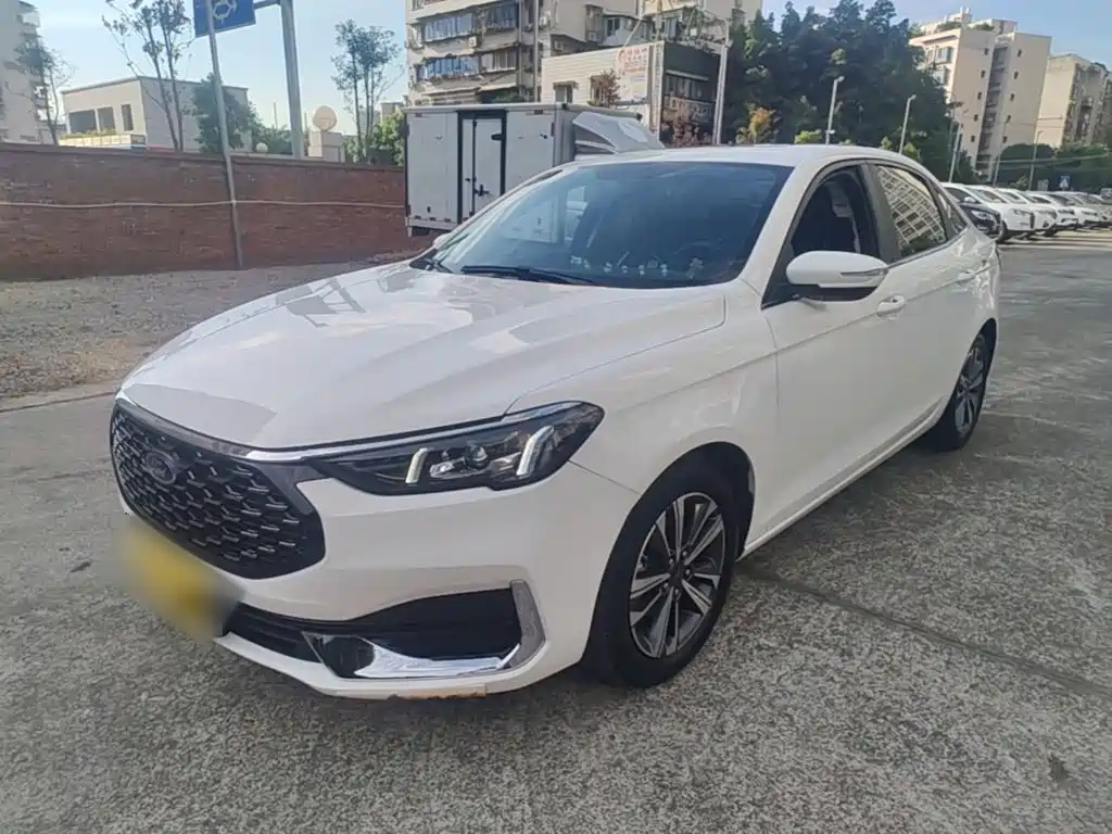 Ford Escort 2021 1.5L Automatic Diamond Edition — фото 2